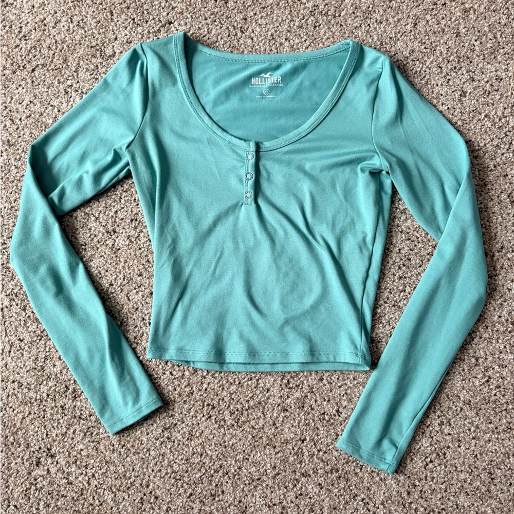 Hollister Women's Teal Long Sleeve Tee (OFFERS WELCOME)